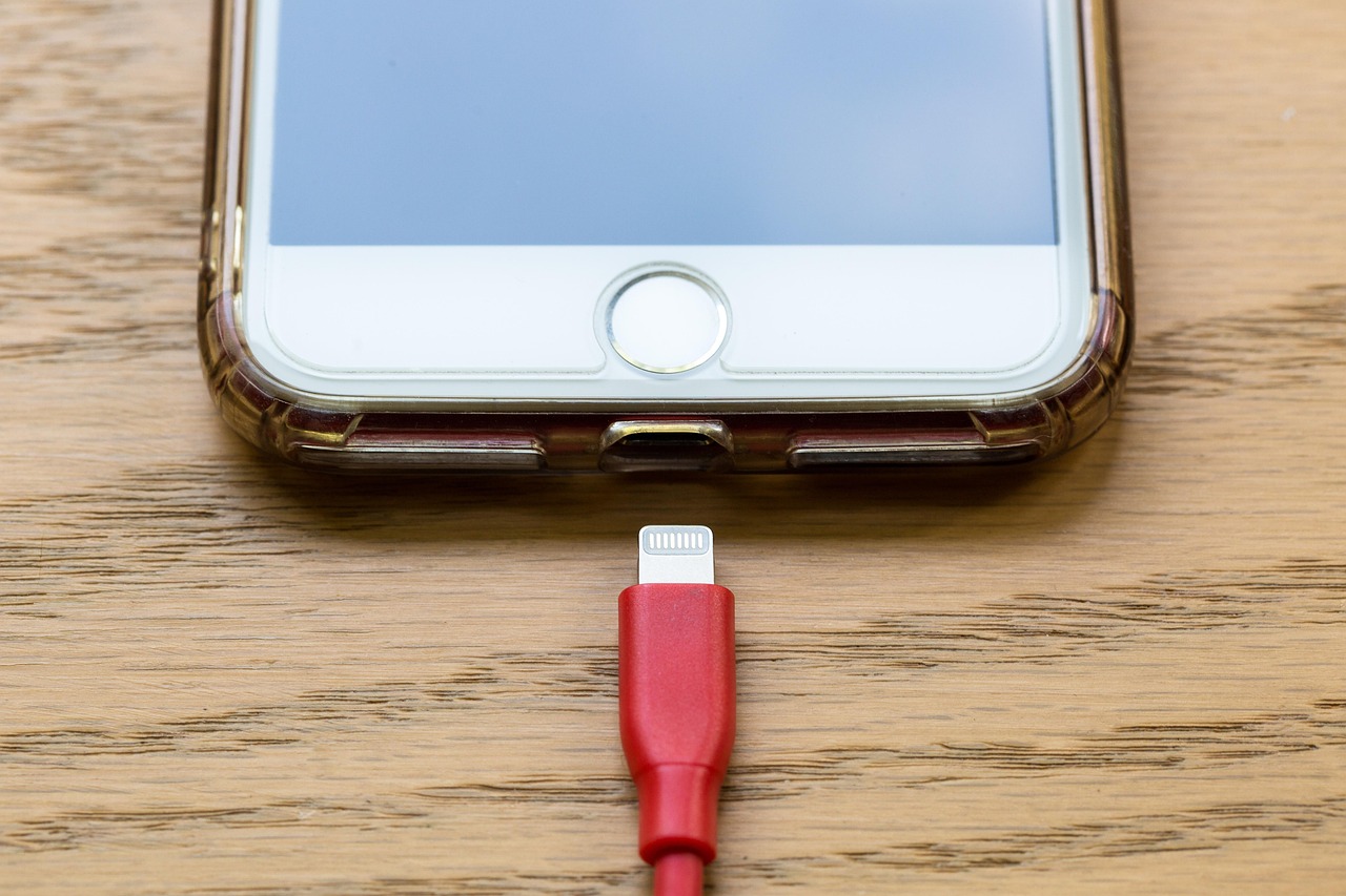 华为折叠手机Pockets屏幕维修价格解析